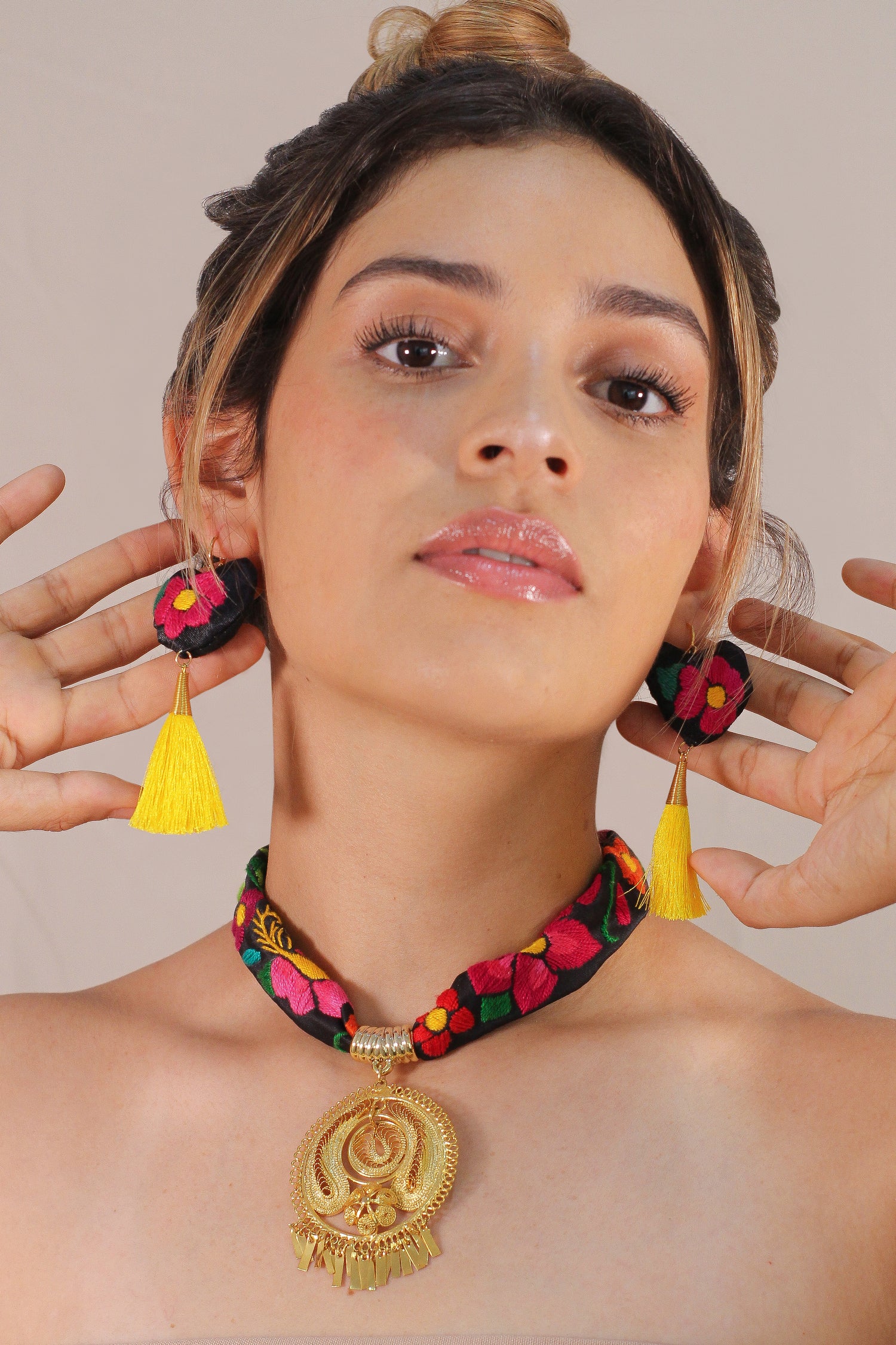 Set collar con aretes